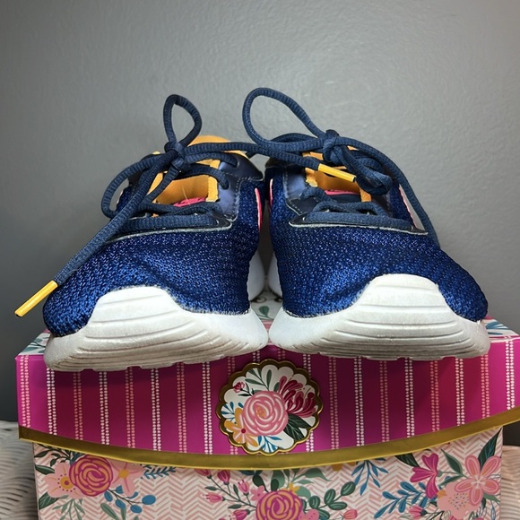 Nike Sneakers - Picture 4 of 14